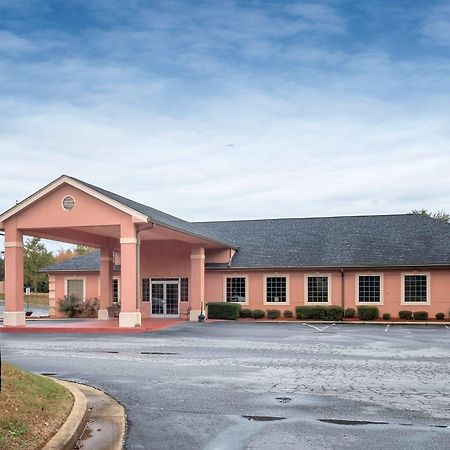 Red Roof Inn & Suites Madison, Ga Exterior photo