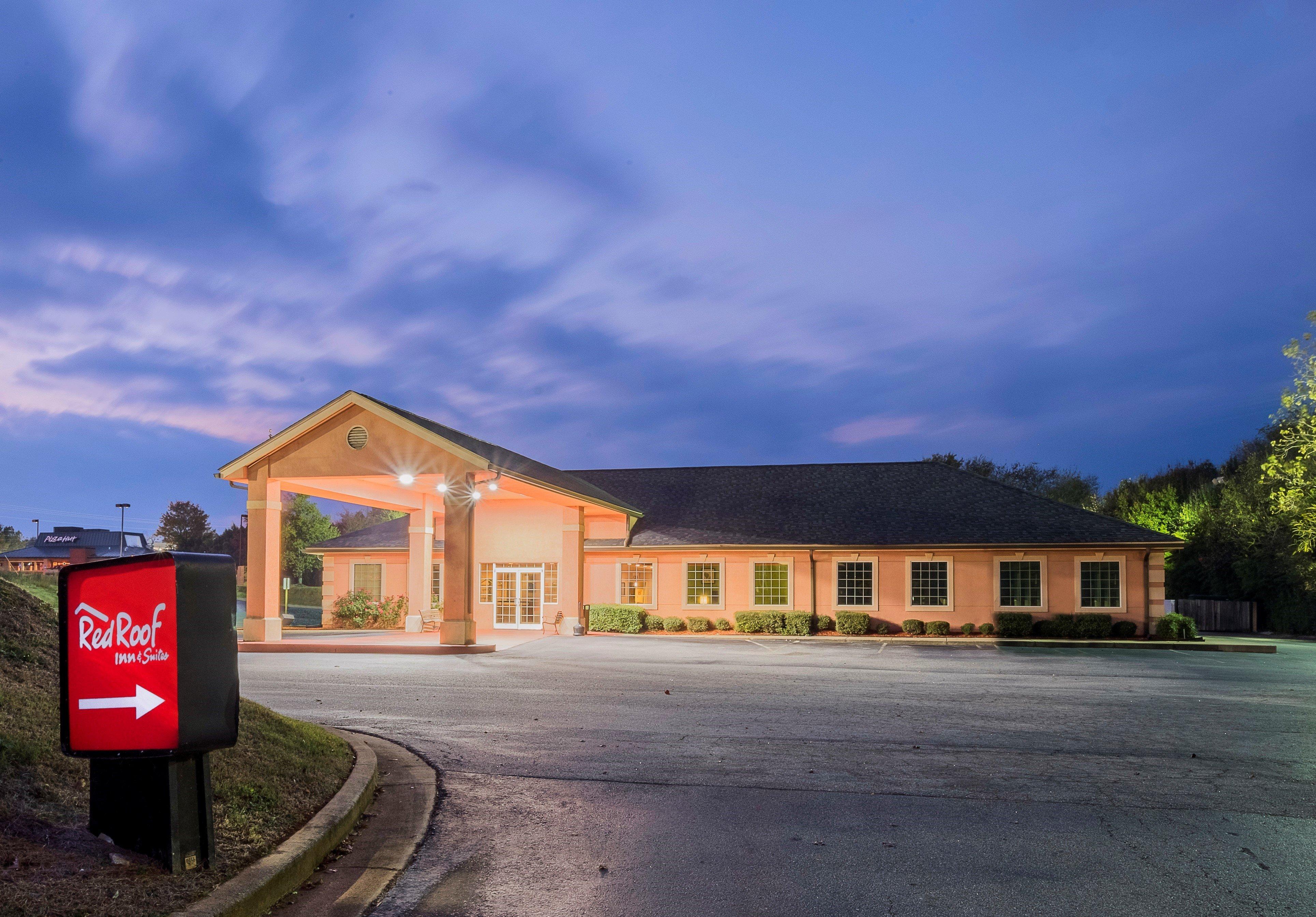 Red Roof Inn & Suites Madison, Ga Exterior photo