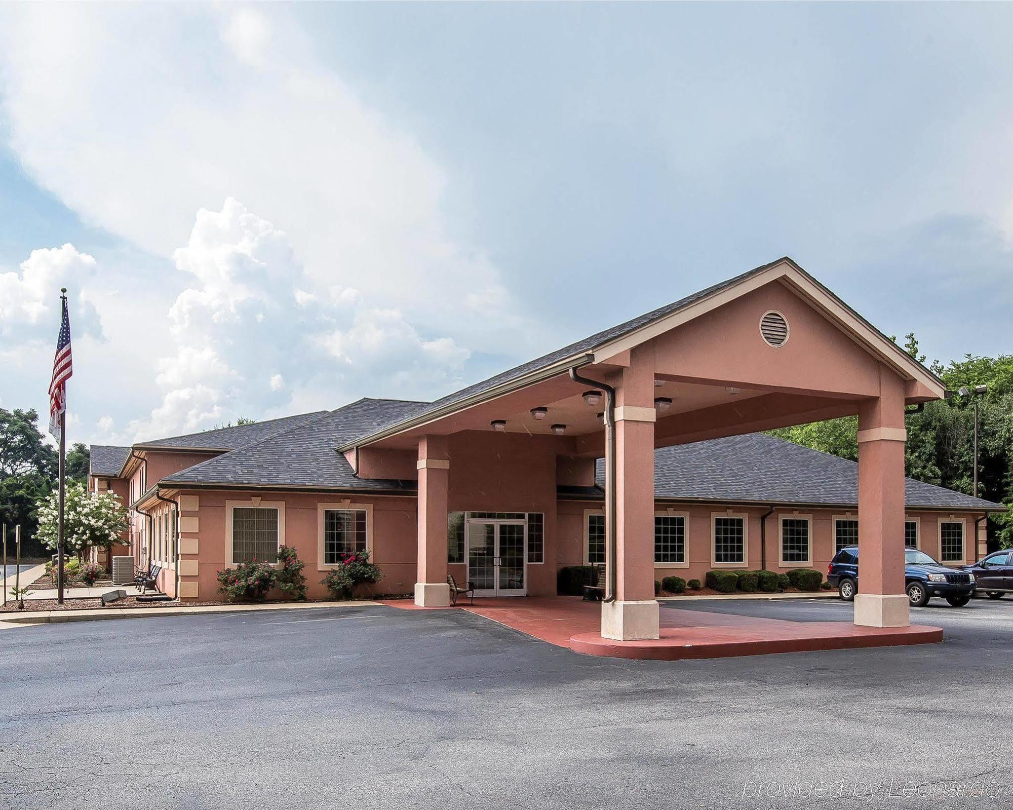 Red Roof Inn & Suites Madison, Ga Exterior photo